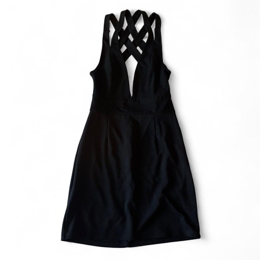 Super Cute Black Crisscross Back Bodycon Dress